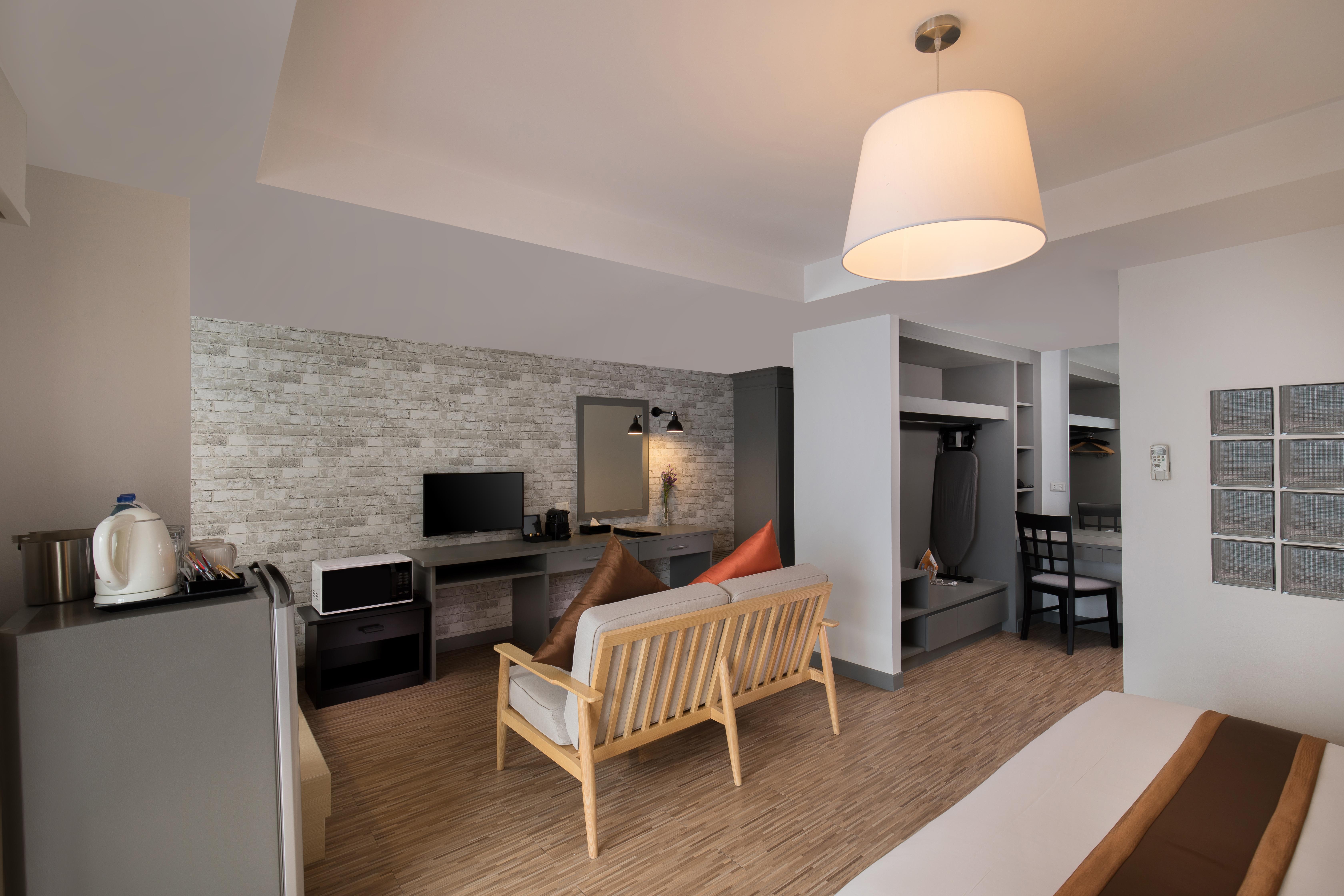 Journeyhub Pattaya Central Екстериор снимка