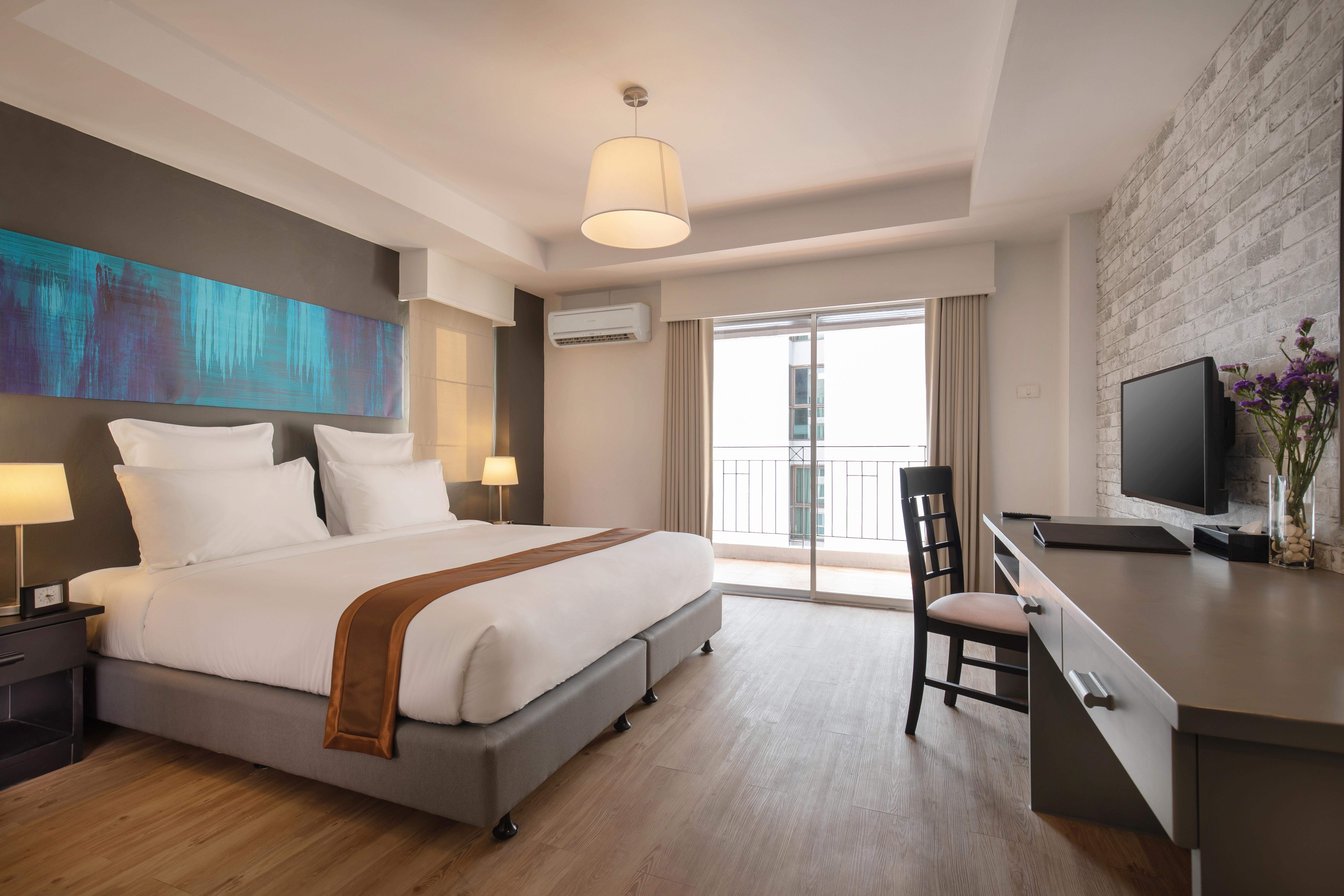 Journeyhub Pattaya Central Екстериор снимка