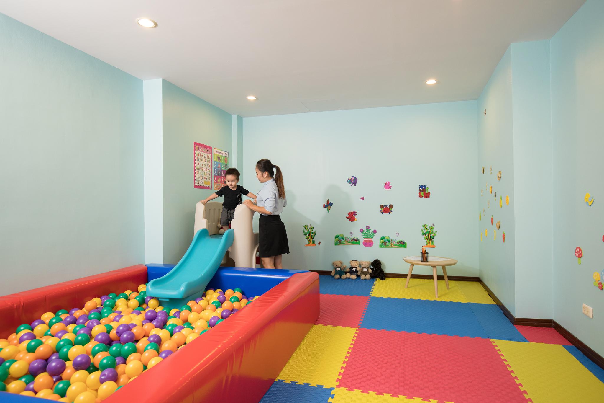 Journeyhub Pattaya Central Екстериор снимка