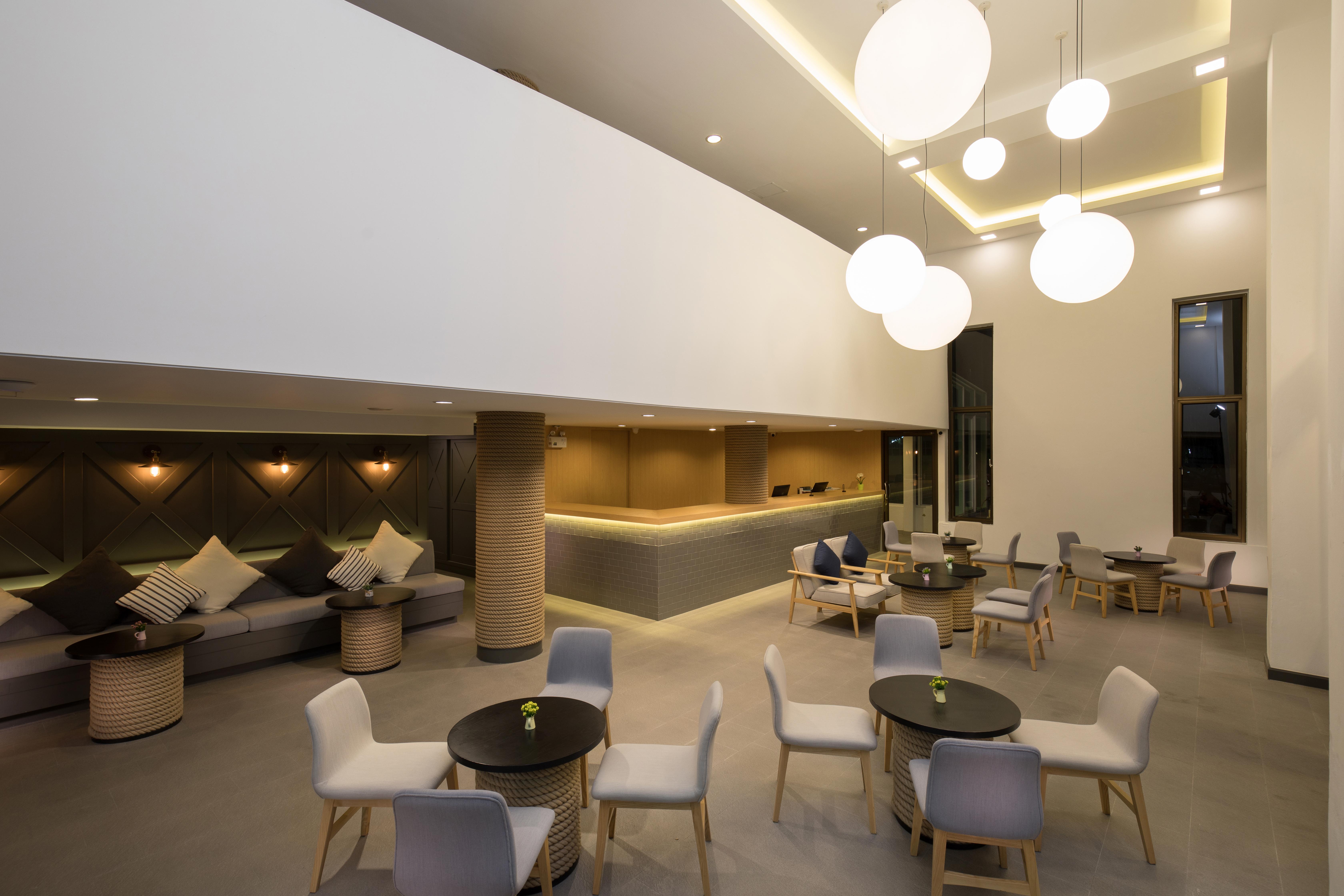 Journeyhub Pattaya Central Екстериор снимка