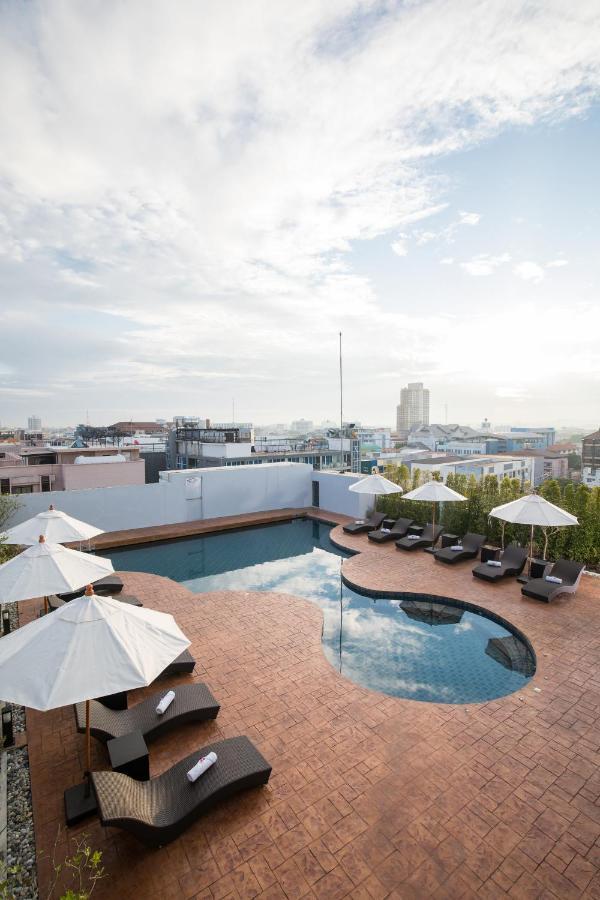Journeyhub Pattaya Central Екстериор снимка