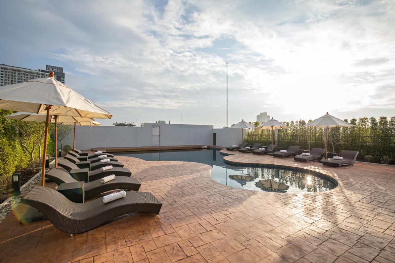 Journeyhub Pattaya Central Екстериор снимка